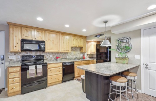 American Fork Apartment | Cozy American Fork Retreat w/Electric Fireplace