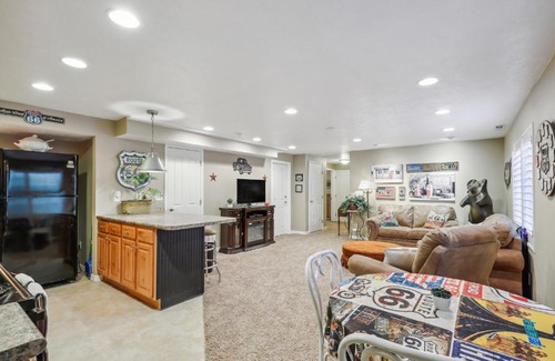 American Fork Apartment | Cozy American Fork Retreat with Electric Fireplace