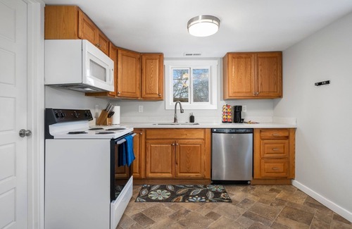 South Tacoma House | Cozy and 3 mins to Tacoma dome.
