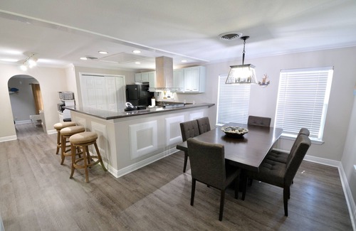 Long Beach House | Cozy and beautiful 2 bedroom, 2 bath beach cottage 0.2 miles from the beach!