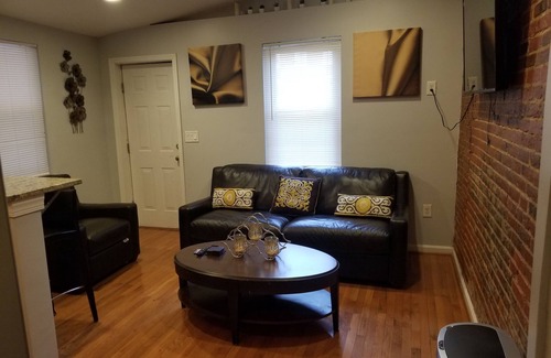 Downtown Baltimore Apartment | Cozy and blocks from M&T Stadium/Camden Yards
