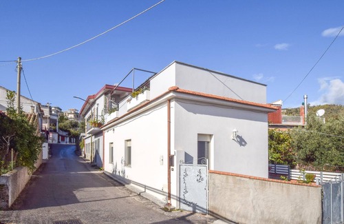 Caminia Apartment | Cozy and charming apartment with garden and sea view.