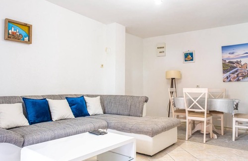 Donji Stoliv Apartment | Cozy and Chic Vacation Flat near Sea in Montenegro