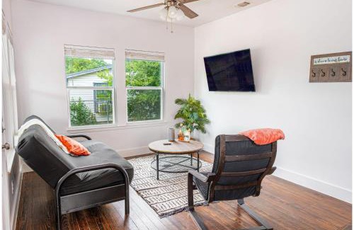 Eastside Promise Neighborhood House | Cozy and Gorgeous 2BR1BA Near Amazing Downtown