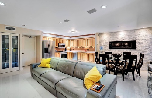 Boca Raton House | Cozy and Immaculately Clean Home.