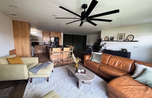 North Valley House | Cozy and open oasis - 12 mins to the beach