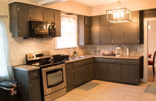 Whitehaven House | Cozy and Peaceful Home minutes from Memphis Airport & Graceland