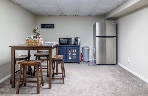 Arnold Apartment | Cozy and private basement apartment close to the Magothy River