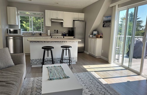 Otter Point House | Cozy and Private West Coast Home