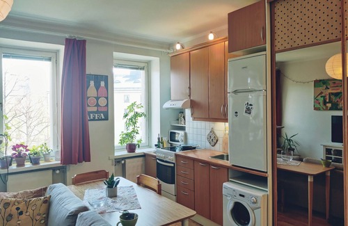 Kallio Apartment | Cozy and quiet studio in a great location with a nice view