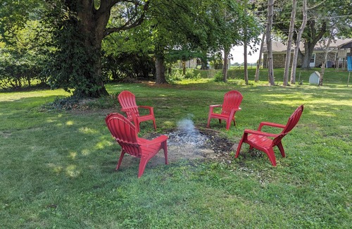 West Middleton House | Cozy and Quiet Three Bedroom Two Bathroom Ranch