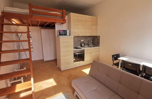 Vrsovice Apartment | Cozy and simple well located studio