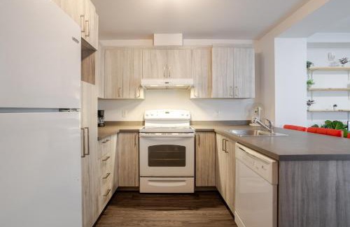 Griffintown Apartment | Cozy and Spacious Condo Downtown