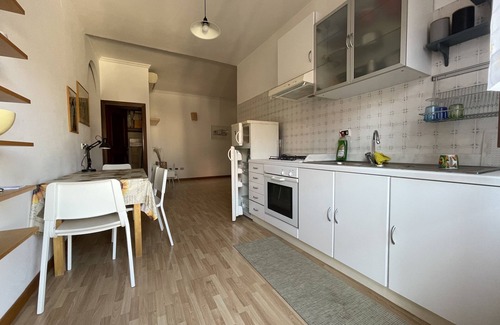 Suburbio VII Portuense Apartment | Cozy and spacious, short distance from areoport and new fair of Rome.