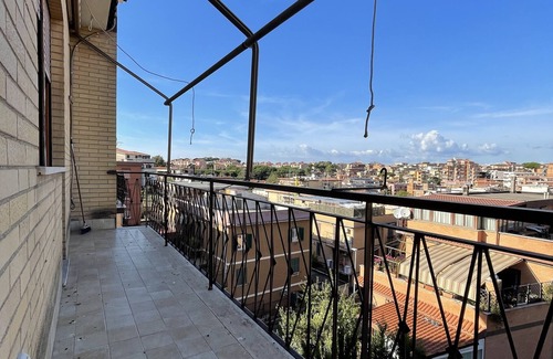 Suburbio VII Portuense Apartment | Cozy and spacious, short distance from areoport and new fair of Rome.