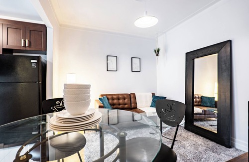 De Lorimier Apartment | Cozy and Stylish apartment in the Middle of Montreal