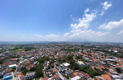 Jatingaleh Apartment | Cozy and Tidy 1BR The Alton Apartment By Travelio