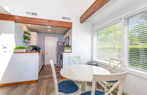 The Galena Territory House | Cozy and Updated Home only 5 minutes to Eagle Ridge and 15 minutes to Downtown