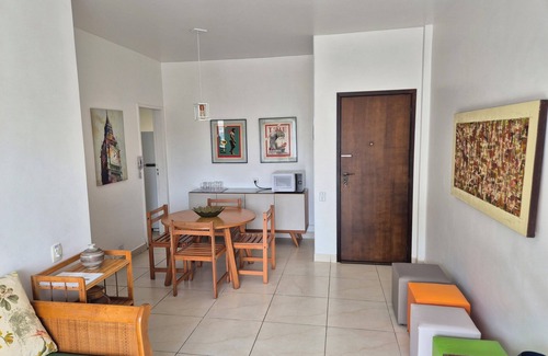 Centro Apartment | Cozy apartment 200 meters from Praia do Forte, with garage.