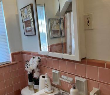 Westwood Apartment | Cozy Apartment 6 miles from Downtown, Cincinnati