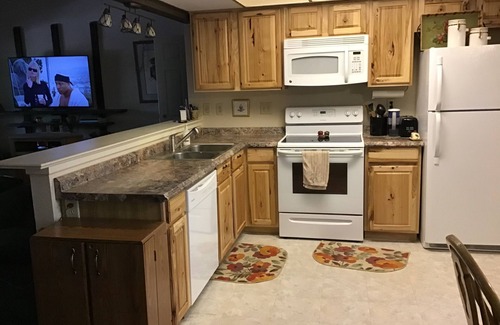 Pinetop Condo | Cozy apartment by the Casino