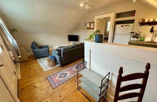 Bradford Apartment | cozy apartment, close to US-91, walkable to town