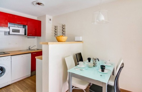 Sers Apartment | Cozy apartment for 6 with wifi, parking, and balcony in Barèges