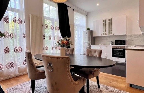 Brussels Apartment | Cozy Apartment for 9 Guests Brussels Midi Station
