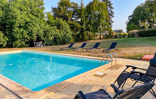 Mauleon-d'Armagnac Apartment | Cozy Apartment In Mauléon D'armagnac