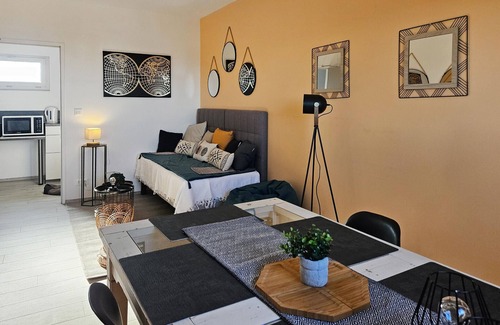 Mejannes-le-Clap Apartment | Cozy apartment in Mejannes le Clap