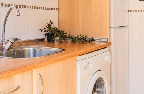 Abena Apartment | Cozy Apartment Free Parking