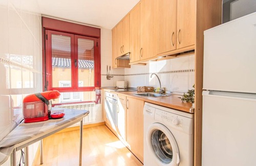 Abena Apartment | Cozy Apartment Free Parking