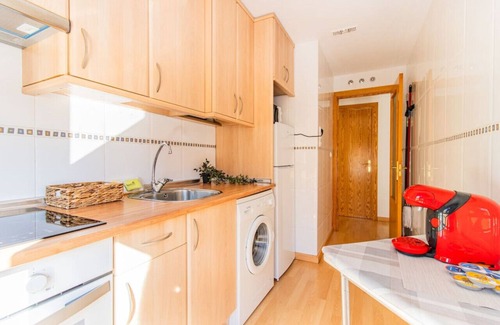 Abena Apartment | Cozy Apartment Free Parking