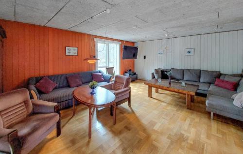 Asljunga Apartment | Cozy Apartment In Åsljunga With Sauna