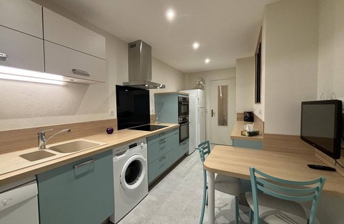 Moulins Apartment | Cozy apartment in central Moulins with balcony and wifi