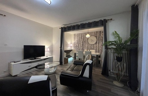 Moulins Apartment | Cozy apartment in central Moulins with balcony and wifi
