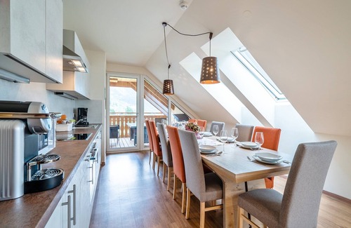 Gosau Apartment | Cozy Apartment in Gosau with shared Sauna