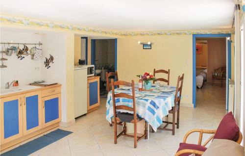 Muzillac Apartment | Cozy Apartment In Muzillac With Wifi