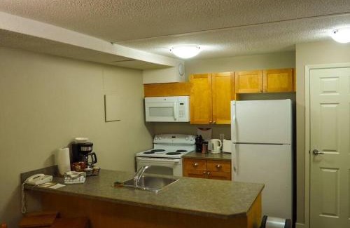 East Kootenay Apartment | Cozy apartment in the heart of Panorama