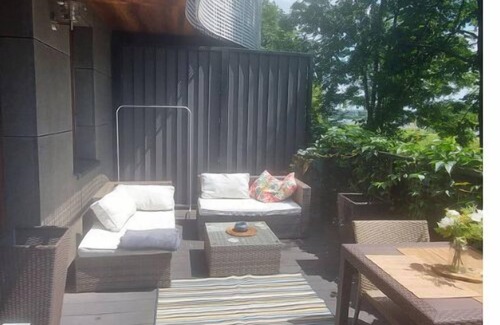 Grzegorzki Apartment | Cozy apartment in the VIP, green area with a terrace & view of the Vistula River