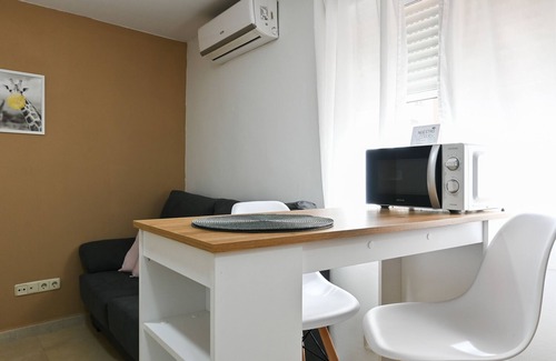 Numancia Apartment | Cozy Apartment in Vallecas MDV1B