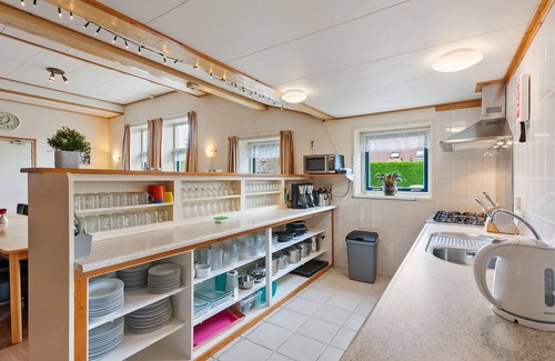 Arum Apartment | Cozy Apartment near Lake in Arum