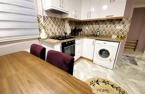 Avcilar Apartment | Cozy Apartment Near Pelican Mall, Istanbul