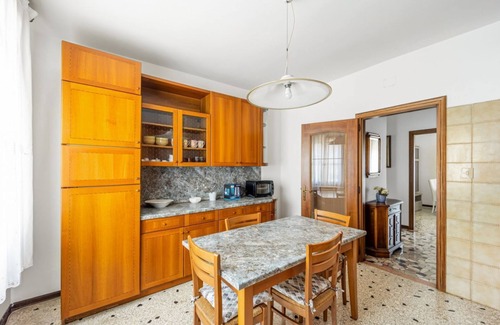 Campalto Apartment | Cozy Apartment near Venice with Balcony!