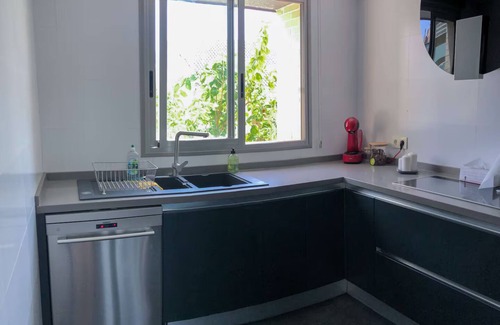 La Malva-rosa Apartment | Cozy apartment next to Malvarrosa beach