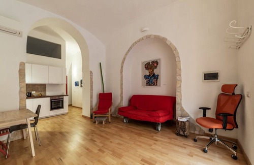 San Lorenzo Apartment | Cozy apartment of 60sqm, can accommodate up to 2 people, located on the ground floor of a building with private entrance directly on the street.The property is located in the San Lorenzo area, a district renowned for its bars and nightlife.If you are tra