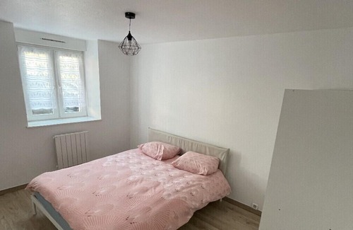 Champagnole Apartment | Cozy apartment on the ground floor with private square