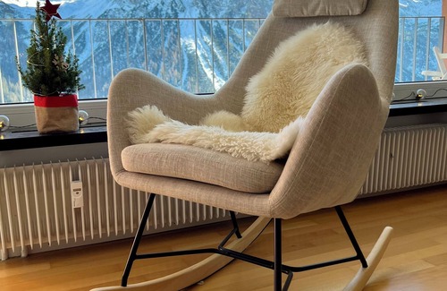 Arosa Apartment | Cozy apartment right on the ski slope in the heart of Arosa, with all-day sunshine