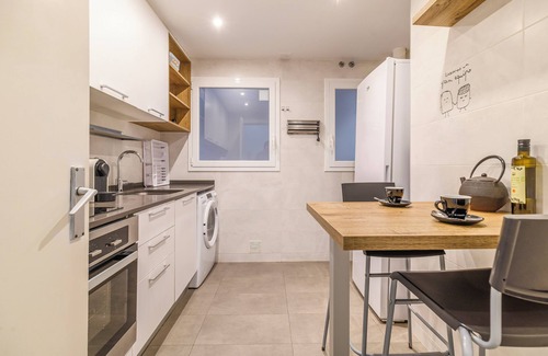 El Baix Guinardo Apartment | Cozy Apartment Sagrada Familia