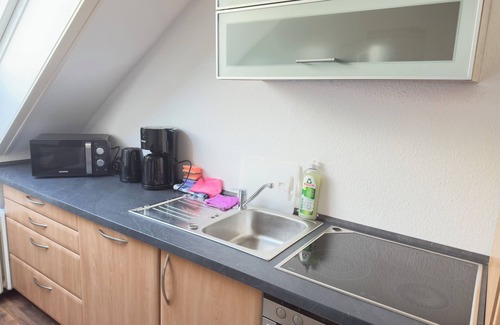 Leverkusen Apartment | Cozy apartment with 2 single beds & kitchen in Leverkusen